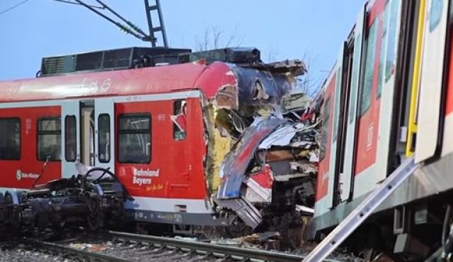 قتلى وجرحى .. مشاهد مفجعة لاصطدام قطارين ركاب في ألمانيا .. فيديو