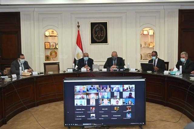 وزير الإسكان: 769 قرية تلوث مياه ترعة السلام وفرع رشيد