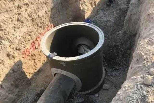 انتشال جثتي عاملين من بئر صرف صحي في قنا