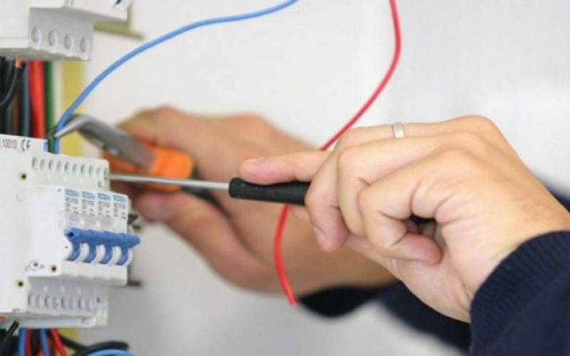 خطوات تقديم شكوى حال تأخر تركيب عداد الكهرباء مسبق الدفع