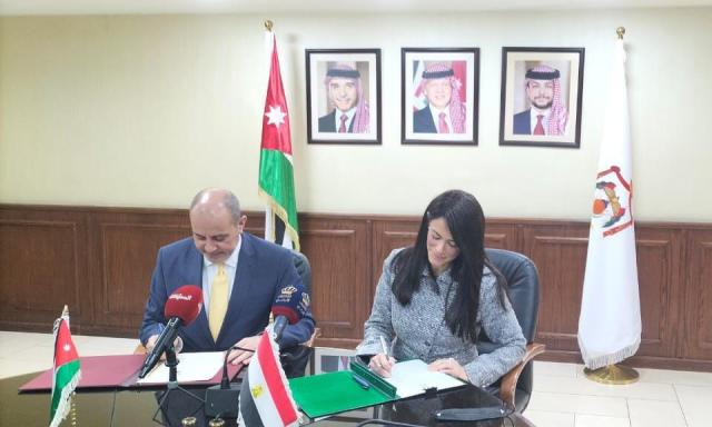 «المشاط»: تعزيز التعاون مع الأردن في مجالات النقل والطاقة والزراعة