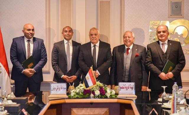 ”العربية للتصنيع” و ”أبو غالي موتورز” يوقعان بروتوكول تعاون مشترك لتوطين صناعة السيارات