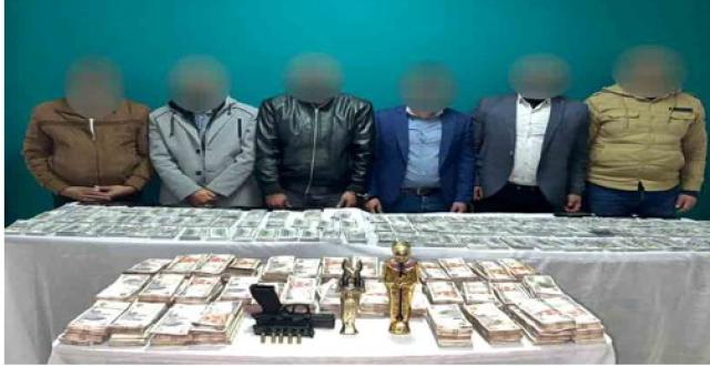 سقوط تشكيل عصابى تخصص فى النصب والاحتيال على المواطنين بتماثيل أثرية مقلدة بأكتوبر