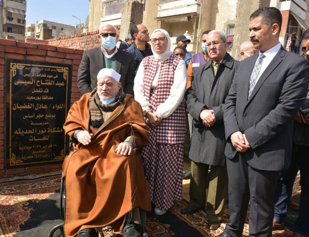 محافظ بورسعيد وأحمد عمر هاشم يضعان حجر أساس مدرسة «مشكاة نور الدولية».. صور
