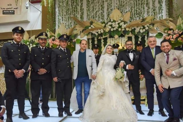 مدير أمن سوهاج يشهد حفل زفاف ابنة ضابط شهيد