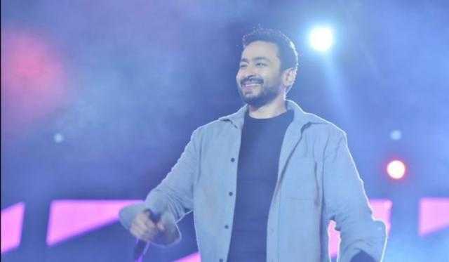 حفل حماده هلال في بورسعيد يرفع شعار «كامل العدد».. صور