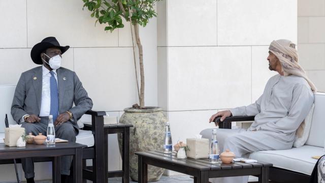ولي عهد أبوظبي ورئيس جنوب السودان يبحثان العلاقات الثنائية