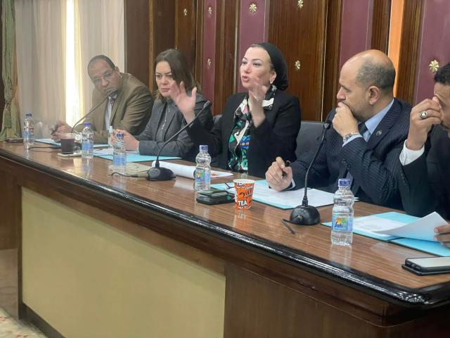 وزيرة البيئة