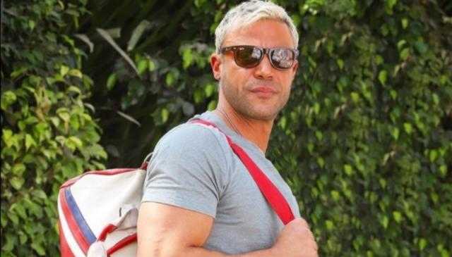 محمد إمام يكشف لجمهوره كواليس «عمهم».. صور