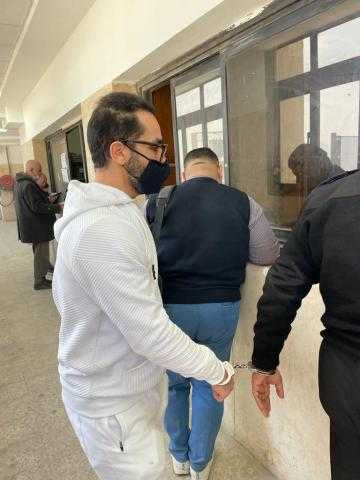 شادي خلف يصل الجنايات استعدادا للحكم عليه في ”هتك عرض 7 فتيات”