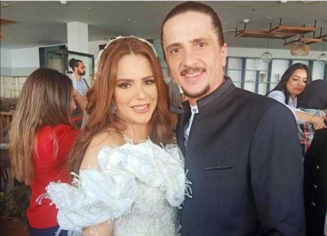 شاهد.. الصور الأولى من عقد قران دنيا عبد العزيز