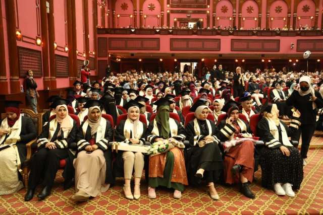 جانب من حفل تخرج طالبات كلية الطب بجامعة الأزهر