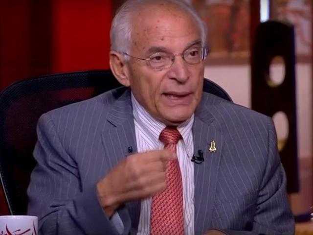 فاروق الباز: «التعديات على الأراضي الزراعية مصيبة وهانشحت عشان ناكل»