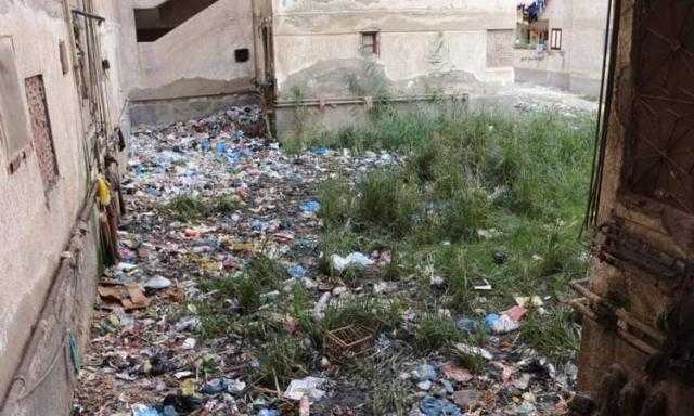 «الصرف الصحي والقمامة».. شكاوى أهالي طريق الكينج قبلي
