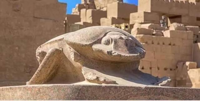 الجعران المقدس بمعبد الكرنك 