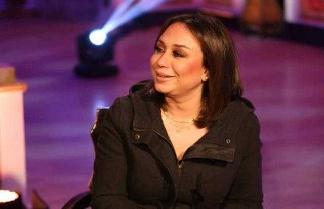 إنجي علي عن التقدم في العمر: «البوتكس والفيلر موجودين» - فيديو