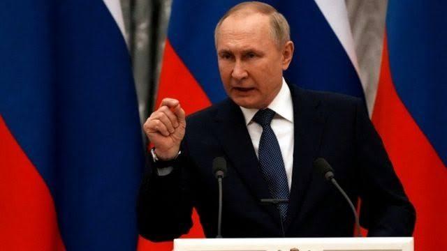 بوتين وماكرون يبحثان الأوضاع في أوكرانيا