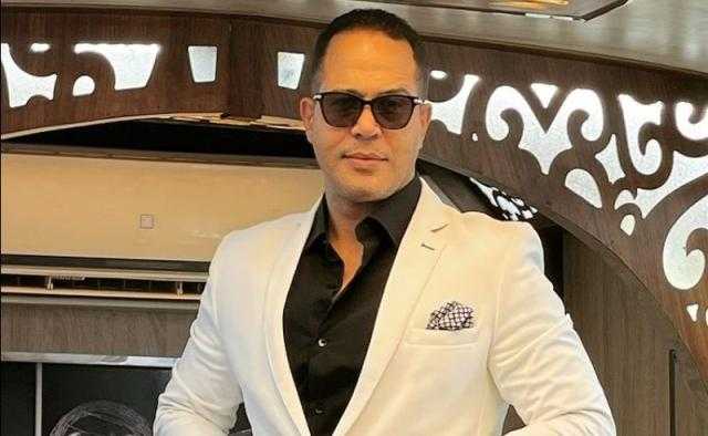 مصطفى درويش لـ أحمد عزمي: «أنا من جمهورك»