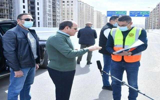 السيسي للعمال بمحور حسب الله الكفراوي: «على رمضان يكون خلصان» - فيديو