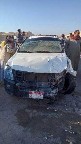 إصابة 7 أشخاص في انقلاب سيارة محملة بالعمال أعلى الطريق الأوسطى بـ15 مايو  «صور»