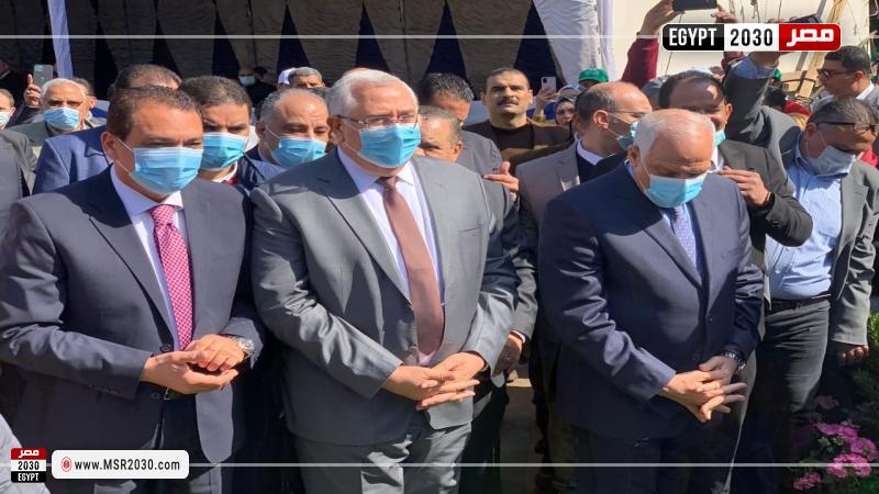 جانب من افتتاح معرض الزهور