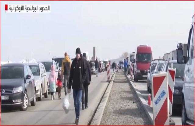 سيارات الإسعاف تنقل الجرحى الأوكرانيين إلى بولندا - فيديو