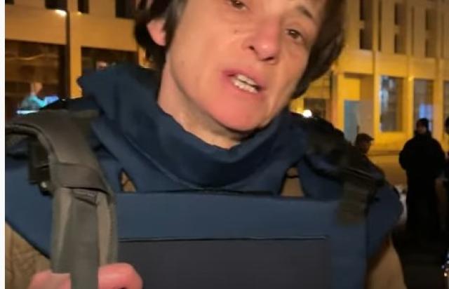 شاهد.. مدنيون في أوكرانيا يتسلحون لمعركة الدفاع عن كييف