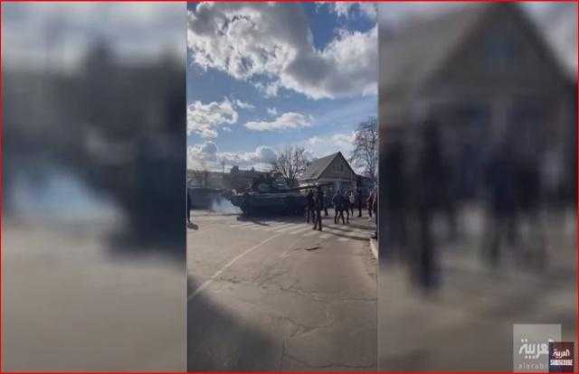 لحظة تدمير رتل عسكري روسي في منطقة «خيرسون» جنوب أوكرانيا (فيديو)