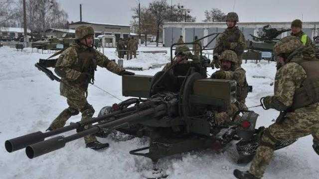 طالب مصري بأوكرانيا: تسليح إجباري للمواطنين وحظر تجوال (فيديو)