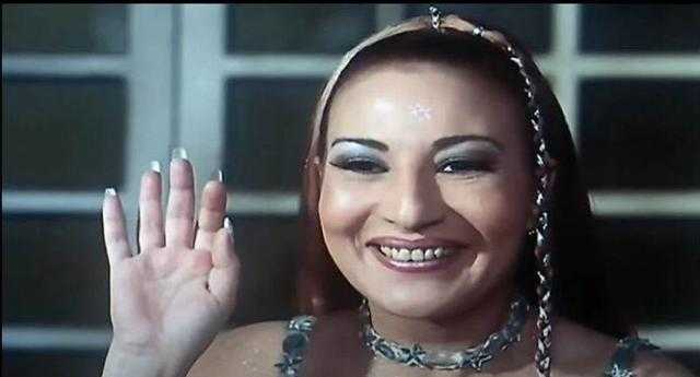دينا تنعي وفاة الفنانة جالا فهمي