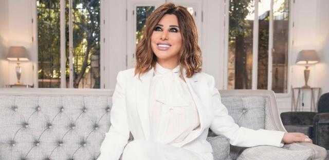 لطيفة لـ نجوى كرم: «التعبير يعجز عن وصف حبي لكي»