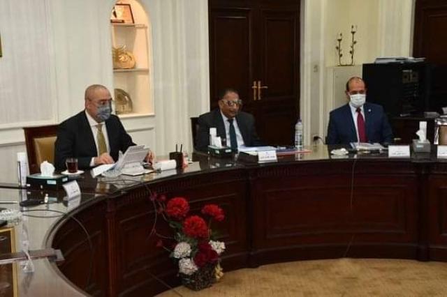 السعيد والجزار يناقشان الخطة الاستثمارية لوزارة الإسكان لعام 2022/2023