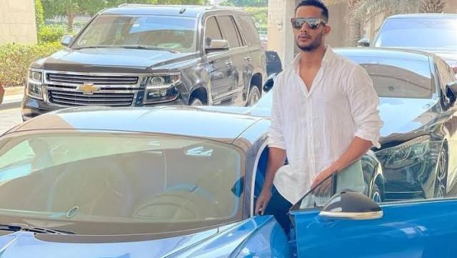 «نهارنا فيراري».. محمد رمضان يستعرض سيارته الفارهة في أحدث ظهور «فيديو»
