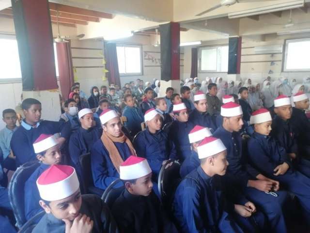 طلاب المعاهد الأزهرية