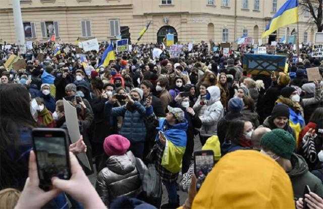 مظاهرات حاشدة للجالية الأوكرانية ببريطانيا رفضًا للغزو الروسي لبلادهم