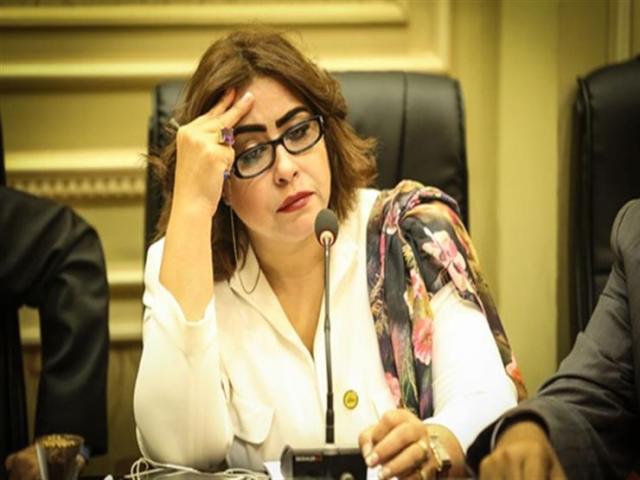 غادة عجمى