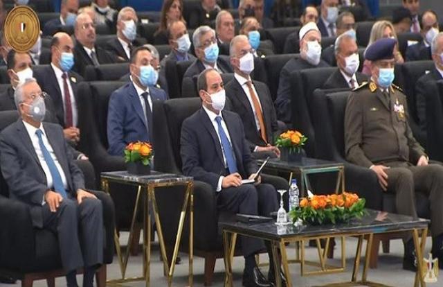 الرئيس السيسي يشاهد فيلما تسجيليا عن خطورة الزيادة السكانية «فيديو»