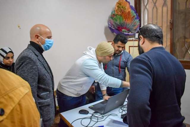 وكيل صحة الشرقية يتابع تطعيم المواطنين 