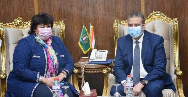 وزيرة الثقافة تلتقى محافظ المنوفية لتفعيل عدد من المشروعات الإبداعية