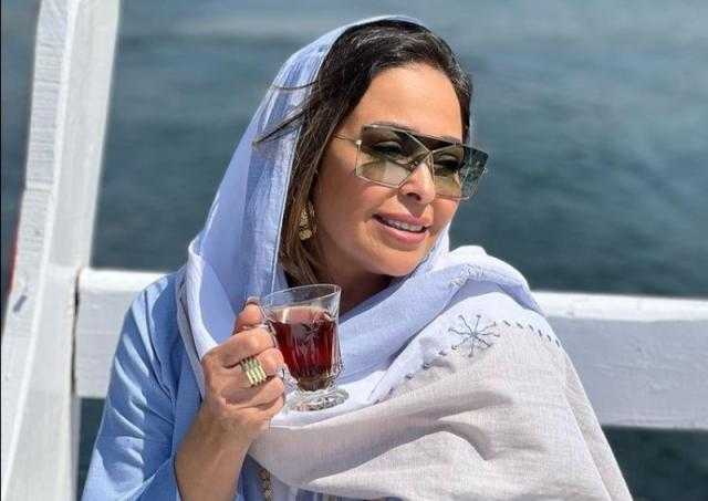 «بلاد الذهب».. داليا البحيري تستمتع بعطلتها في أسوان