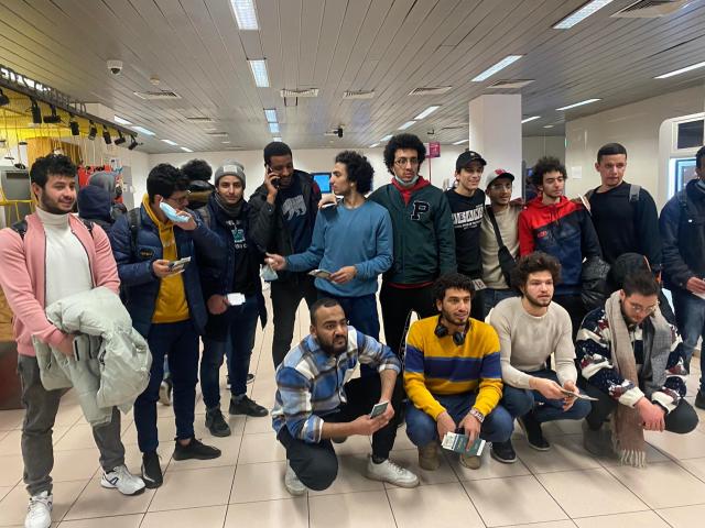  العائدين من أوكرانيا للقاهرة