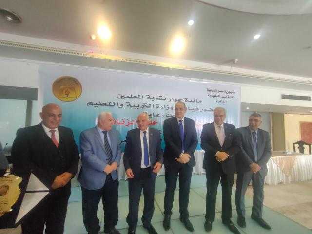 المهن التعليمية: إداريون يحصلون على مرتبات أعلى من المدرس «فيديو»