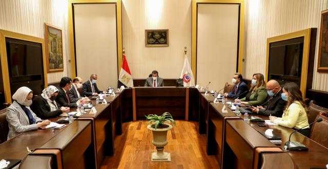 الصحة: تكثيف حملات التوعية للتعريف بمرض «الإيدز» وطرق الوقاية من الإصابة