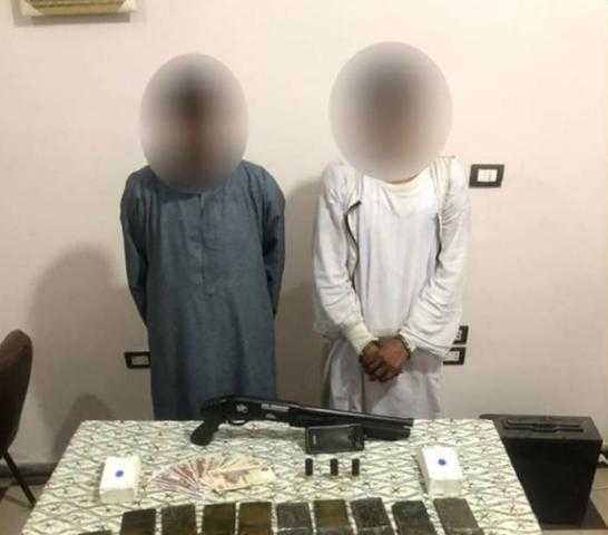 ضبط سلاح وحشيش بحوزة عناصر إجرامية بالأقصر