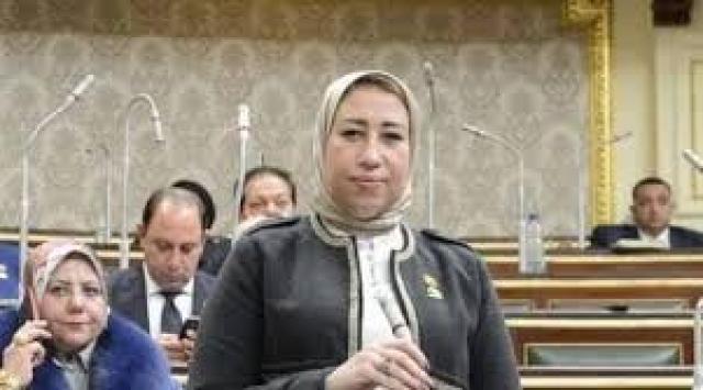 نائبة تفتح ملف حقوق عاملات الزراعة المهدرة بعد استثنائهن من قانون العمل