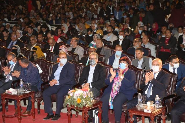 انطلاق فعاليات الدورة الثانية من مهرجان دندرة للموسيقى والغناء