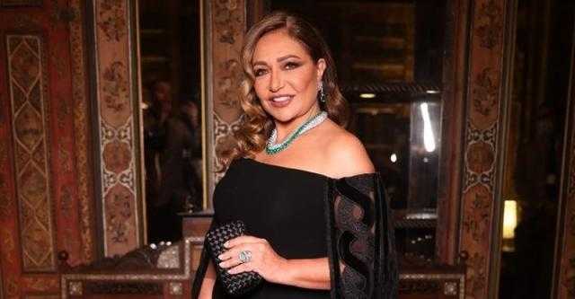 ليلى علوي تروج لـ «منورة بأهلها» قبل طرحه.. صور