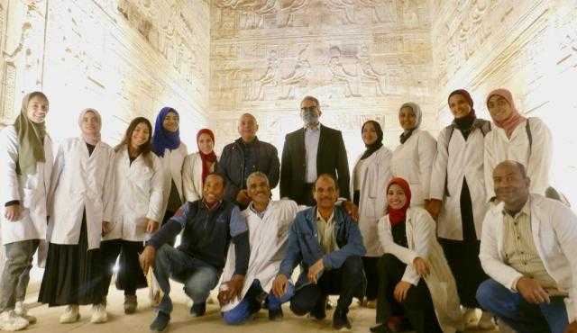 وزير السياحة والآثار يتفقد أعمال الترميم بمعبد دندرة