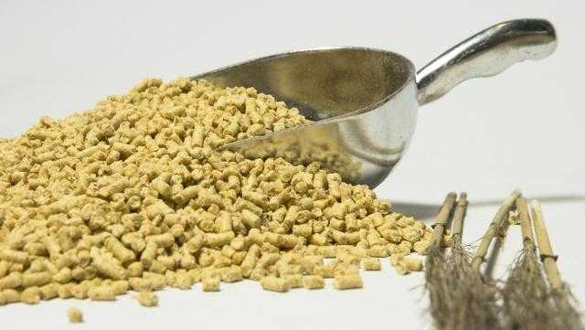 500 جنيه زيادة في طن العلف اليوم الجمعة 4 مارس