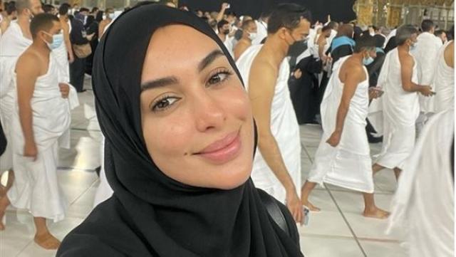 ياسمين صبري تشارك جمهورها بصورة من العمرة